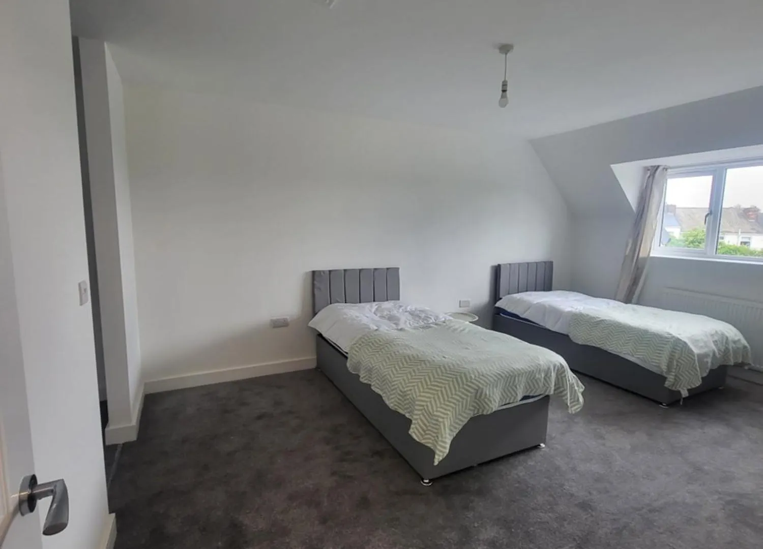 Bright & Spacious 3-Bed Rotherham Home Ideal For Families Or Contractors Дом отдыха